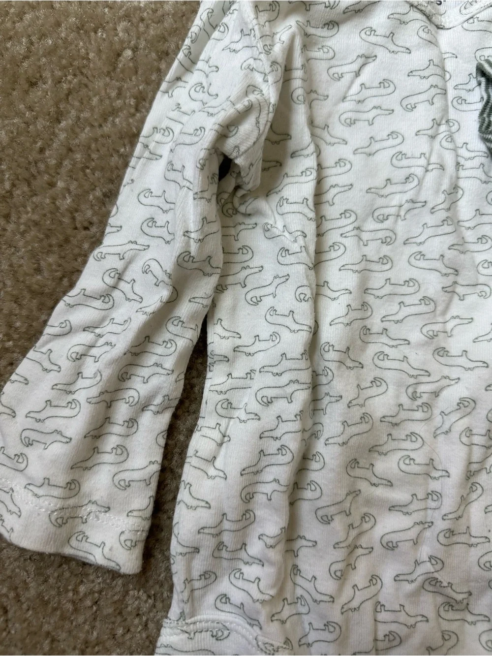 Carter’s Baby Boy 9M Alligator Bodysuit Bundle 2-Piece Long & Short Sleeve Set